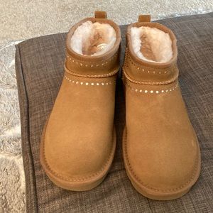 Ugg, brand new.